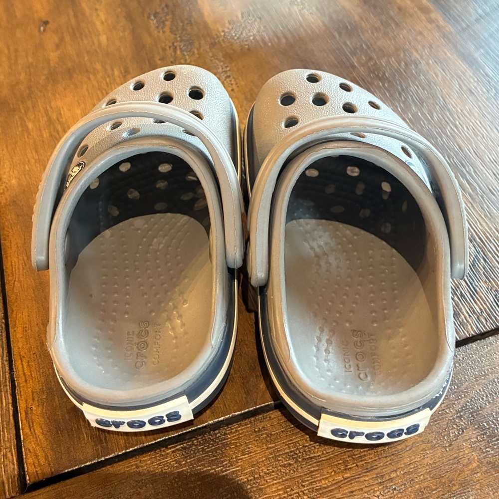 Toddler Crocs - Picture 3 of 7